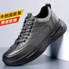 Sapatos Masculinos Primavera e Outono Sapatos da Moda 2025 Nova Moda Masculina Casual Esportivo Couro Sapatos Masculinos Business Casual Atacado