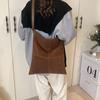 Bolso de mano de gran capacidad para ir al trabajo, otoño e invierno 2025, nuevo bolso de hombro retro de moda, bolso informal sencillo para la axila.