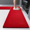 Los tapetes para piso de cocina son absorbentes de agua, antideslizantes, a prueba de aceite, se pueden limpiar con trapo, lavables, resistentes a las manchas y adecuados para puertas de entrada y uso doméstico.