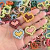 Cuentas huecas perforadas con forma de corazón de píxeles de pintura de dibujos animados, colgante de pintura brillante con agujero recto, material acrílico para accesorios de joyería DIY