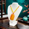 Collar de Piedra Cruda Ámbar Sangre, Colgante Largo de Gota de Agua de Ámbar con Cera de Abejas Patrón de Nube, Cadena de Suéter con Amuleto de Paz y Seguridad