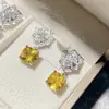 Aretes Versa Brilliant Luminous Rose Flower Gem Set Chapados en Oro de 18 Quilates Color Multicolor Multifacético Tesoro Dorado Circonita