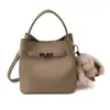 2025 Nova Moda Versátil Bolsa de Ombro Transversal High-End Estilosa Design de Nicho Bolsa de Mão Bolsa Cesta Balde