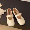 Sapatos femininos redondos estilo francês, gentis e versáteis, novidade da primavera de 2026, sapatos Mary Jane vintage, modernos, de tira única, com sola macia