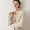 25 Novo Cardigã Feminino de Cashmere com Gola Redonda e Trançado Jaqueta de Tricô Fio Três Fios Espessado Quente Peça Externa de Tricô