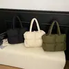 Bolso Tote de Moda y Sencillo, Bolso de Hombro Acolchado, Bolso de Mano Versátil de Nicho 2026, Bolso Cuadrado Acolchado Cruzado