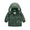Processamento Personalizado de Roupas Infantis, Jaqueta com Insígnia de Urso Verde Militar, Jaqueta Grossa Acolchoada de Algodão para Esportes ao Ar Livre Grossa