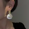 Brincos de Vieiras 2025 Novo Estilo Francês Luxo Leve Bloqueio de Cor Dourado e Prata Brincos de Tarraxa Estilo Nicho para Mulheres Estilo Tendência Personalidade