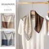 Lenço Quadrado de Lã de Seda Feminino Novo Outono Inverno Lenço Versátil de Lã de Seda Estilo Designer de Luxo Leve Lenço de Pescoço de Lã de Seda Xale Versátil