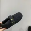 Sapatos Femininos Quentinhos de Veludo com Solado Grosso, Cobertura Total 2025, Estilo Retro Outono e Inverno, Peludos, Slip-On, Estilo Coreano, Sapatos Birkenstock, Novo Estilo