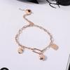 Coreia do Sul moda requintada pulseira smiley face que combina com tudo pulseira feminina simples casual de aço titânio temperamento elegante moderna mão