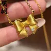 Loja de Ouro Mesmo Estilo Banhado a Ouro Gelo Triturado Trevo de Quatro Folhas Cabacinha Colar para Mulheres, Versátil e Elegante, Borboleta em Forma de Coração Corrente de Clavícula Joia
