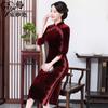 Chen Miaoyan otoño e invierno nuevo terciopelo dorado cheongsam mejorado Xi vestido de novia de suegra vestido de madre de boda fabricantes venta al por mayor