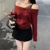 JustQin 2026 Otoño/Invierno Nuevo Estilo Suéter Falso de Dos Piezas Hombros Descubiertos Sexy para Mujer