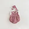 Novo Estilo de Verão Romper de Algodão Fino com Renda em Xadrez Vermelho Triângulo para Bebês e Crianças Pequenas, Incluindo Faixa de Cabelo, Macacão de Engatinhar Estilo Coreano para Bebês Meninas