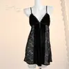 Conjunto de Camisón Seductor con Botones Abiertos de Terciopelo y Encaje Transparente Estilo Rosa con Espalda Cruzada fruncido y Almohadilla Desmontable en el Pecho 6208