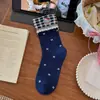 Nuevos calcetines para mujer 2026 para otoño e invierno, serie gris con lindo bordado de gato, etiqueta de tela a rayas, calcetines apilados de media pantorrilla gris-azules