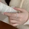 Anel de Coração com Renda Escovada para Mulheres, Design Doce de Nicho Ins Coreano, Sensação de Alto Padrão, Empilhável, Anel Único e Estiloso