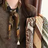 Bufanda multipropósito~ Bufanda de seda estampada con flecos de algodón y lino vintage para mujer, bufanda de cuello de alta gama, se puede usar sobre pantalones como bufanda de cintura