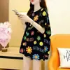 2024 Nova T-shirt de Verão Plus Size Feminina Manga Curta Plus Size Feminina Emagrecedora Comprimento Médio Solta Estampada Coreana Top