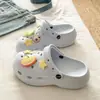 Potenciador de Altura y AdelgazanteEsencial para las salidas de verano: Zapatos perforados transpirables y duraderos, populares pantuflas cerradas de EVA con diseño de rodaja de manzana