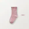 Meias Femininas de Primavera Novas Meia-Panturrilha Estilo Coreano Estilo Ins Meias de Algodão com Costura Canelada e Renda com Bordas Franzidas Meias Infantis