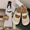 Meias-calçados Fechadas Populares Estilo Coreano com Solado Grosso Vazado Respirável para Mulheres, Novo Modelo Verão 2026, Sandálias Perfuradas Estilo Birkenstock para Uso Externo