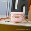 Bolsa Feminina de Couro Genuíno Transfronteiriça, Nova Bolsa de Cintura Estampada em Relevo, Bolsa Sela, Bolsa Transversal de Nicho de Alta Qualidade, Bolsa Versátil com Corrente