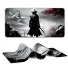Alfombrilla de Ratón Grande Estilo Anime Popular, Bordes Cosidos de Precisión, Base de Goma Antideslizante para Escritorio, Personalizable con Tu Propio Diseño