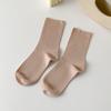 Calcetines sin hueso para niños, calcetines anti-pilling de media caña para otoño e invierno, calcetines de luna de algodón puro, calcetines modernos, calcetines blancos con borlas