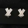 Pendientes Cuadrados de Diamante Dulce con Lazo, Forma de Cruz y Forma de X de Lujo Ligero para Mujer, Pendientes Versátiles Casuales con un Aspecto Elegante y Gracioso