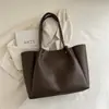 Bolsa Grande Casual para Deslocamento para Mulheres 2025 Nova Bolsa de Ombro de Grande Capacidade Estilo Coreano de Alto Valor Bolsa Tote Simples para Mulheres