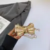 Bolsa de Noite com Mini Laço de Acrílico e Espelho Pequeno Bolsa Transversal com Corrente Estilo Novo Verão 2025 Bolsa Texturizada para Batom