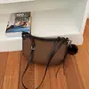 Nueva colección de otoño: bolso de hombro retro de cuero mate con bloques de color, un bolso casual elegante y versátil perfecto para ir al trabajo y para el uso diario