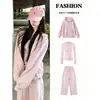 Conjunto deportivo casual de sudadera rosa para mujer, nuevo modelo 2026, atuendo elegante de principios de otoño, conjunto de tres piezas, estilo coreano