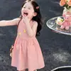 Vestido de Verão para Meninas 2026 Novo Estiloso Roupas de Verão para Bebês Vestido Regata sem Mangas Saia Doce Fofa Infantil