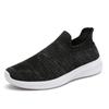 Sapatos de malha fly respiráveis e leves para esportes conjunto primavera e outono calçado preguiçoso casual para amantes tendência da moda sapatos meias atacado