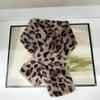 Bufanda de felpa de celebridad de Internet para mujer, de invierno, de imitación de piel de conejo Rex, gruesa, cálida, con protección para el cuello, con estampado de leopardo, cuello de piel cruzada simple