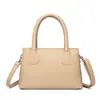 Bolsas de mujer transfronterizas, colección otoño 2026: moderno, minimalista, ligero, lujoso, de nicho, de alta gama, de gran capacidad y moderno para exportación