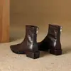 Botines ajustados elásticos de tacón grueso con punta fina estilo retro francés para mujer, nuevos y versátiles botines de tobillo elegantes para otoño e invierno 2025
