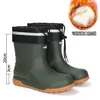 Botas Impermeáveis Masculinas Novas de Cano Médio Antiderrapantes Sapatos D'água Versáteis para Estudantes Galochas Lavagem de Carro Pesca Dia Chuvoso Viagem Quentes