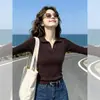 Suéter de tricô marrom de manga longa para o início do outono, novo modelo feminino 2026, estilo acadêmico intelectual, blusa de base estilo francês