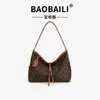 Bolsa de Aeroporto de Grande Capacidade Bolsa Tote para Presbiópicas para Mulheres 2025 Nova Bolsa de Trabalho Bolsa de Ombro Estampada Retro Europeia e Americana