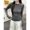 Camiseta blanca de manga larga con cuello redondo y botones para mujer, principios de otoño, corte ajustado, favorecedora, elástica, versátil, top de hombro normal
