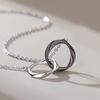 Collar de pareja de doble anillo Mobius para hombres y mujeres Moda Simple Creativo Cadena de clavícula Colgante de anillo liso que combina con todo Par
