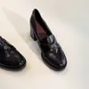 Mocassins retrô de pele de carneiro com camélia e salto alto para mulheres, calçados baixos de calçar para o dia a dia com salto grosso, sapatos pequenos de couro elegantes com sola grossa