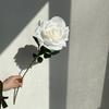 Rosa Feliz de una Sola Cabeza Rama Única Tacto Real Esquina Rosa Rosa de Simulación Ceremonia de Boda Decoración del Hogar Flor Florero de Comercio Exterior Flor