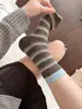 Calcetines de mujer de punto acanalado doble con bloques de color, diseño de patchwork a rayas otoñales, estilo coreano, calcetines retro con volantes, calcetines de algodón blanco estilo universitario para primavera y otoño