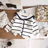 Cárdigan de punto para niña, nueva colección otoño/invierno 2026, suéter con cuello azul marino estilo coreano, top a rayas, diseño lindo para niñas pequeñas