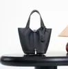 Bolsa Cesta de Vegetais Clássica de Couro Bovino de Primeira Camada Personalizada de Fábrica, Bolsa Saco de Couro Genuíno de Alta Qualidade, Bolsa de Mão Versátil para Exportação